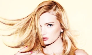 Siêu mẫu gợi cảm, mặt đẹp như hoa