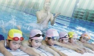 Khai giảng khóa bơi đầu tiên do người Nhật giảng dạy