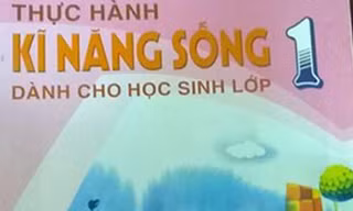 Bộ Giáo dục yêu cầu thu hồi sách dạy đi trên thủy tinh 