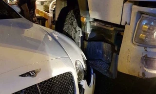 Chiếc Benley bị hư hỏng nặng phần đầu.