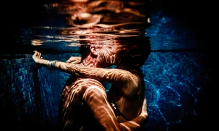 Sex dưới nước và những nguy cơ tiềm ẩn