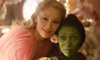 Quá khứ bí ẩn của phù thủy da xanh nổi tiếng nhất màn bạc 