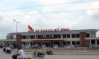 Tranh giành khách, "cò" xe đâm nhau nhập viện