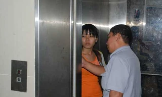 Hú vía vì thang máy