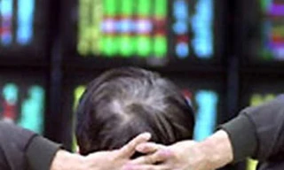 VN-Index quay đầu giảm 4,8 điểm