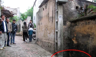 Chiếc xe phát nổ cách cổng nhà chưa đầy 5m