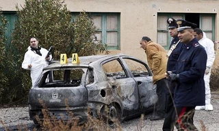 Thi thể bé Coco được tìm thấy bên trong chiếc xe bị thiêu rụi