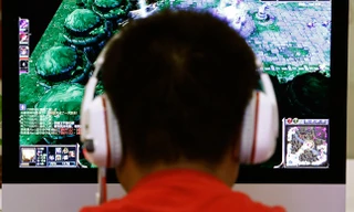 Một chàng trai Đức bị phạt 550 USD vì cho bạn gái uống thuốc ngủ để chơi điện tử