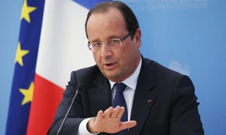 Tổng thống Pháp Francois Hollande tuyên bố đóng cửa biên giới và ban bố tình trạng khẩn cấp sau vụ khủng bố Paris