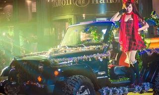 Hot girl Mai Thỏ cùng dàn xế khủng xuống đường đêm Noel