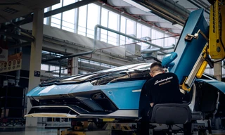 Lamborghini Aventador chính thức bị khai tử