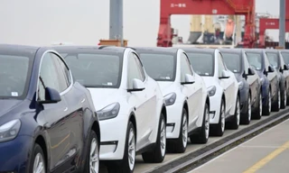 Tesla tăng cường sản xuất trong bối cảnh các đối thủ ra mắt xe điện mới