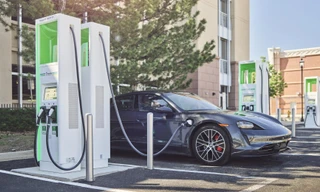 Hơn một phần ba người Mỹ cân nhắc nghiêm túc về việc mua xe điện