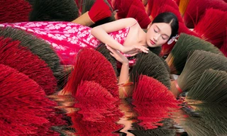 Nữ sinh Hà Nam ‘hóa nàng thơ’ giữa làng hương ngày Tết