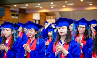 Gần 3.500 sinh viên trường ĐH Kinh tế TP. HCM nhận bằng tốt nghiệp sau dịch COVID-19