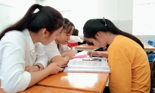 Hàng loạt địa phương cho sinh viên đi học trở lại