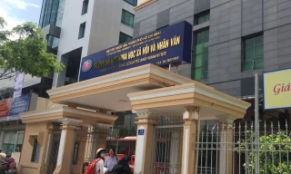 11 giảng viên xin nghỉ việc đã tố cáo những gì?