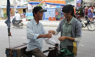 Tặng nhu yếu phẩm trị giá 1 tỷ đồng cho người nghèo bị ảnh hưởng vì COVID-19