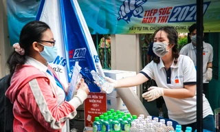 Lập gian hàng 0 đồng hỗ trợ thí sinh thi tốt nghiệp THPT