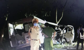 Cho lắp dải phân cách tại 'điểm đen' tai nạn làm 8 người chết 