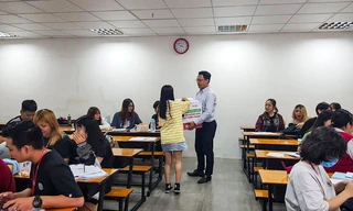 Nhiều trường ở TP. HCM giảm học phí, tặng học bổng cho sinh viên vùng lũ