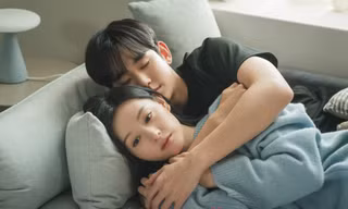 Queen of Tears đuổi sát nút Hạ Cánh Nơi Anh, cần vượt 3 cái tên để chiếm "ngôi hậu"