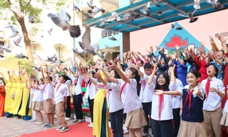 Trường THCS Tây Sơn kỷ niệm 70 mùa hoa, tưng bừng đón ngày Nhà giáo Việt Nam