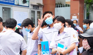 Điểm chuẩn cao đến thủ khoa còn không trúng tuyển, "tinh hoa" nào qua cửa những ngành này?