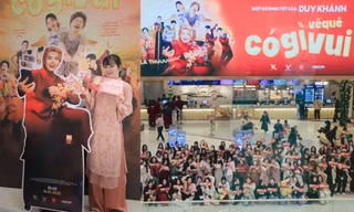 Fan "anh tài" Duy Khánh "bao rạp" tổ chức công chiếu phim Về Quê Có Gì Vui
