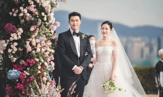 Hyun Bin - Son Ye Jin qua Mỹ hưởng tuần trăng mật, fan ở nhà ngắm ảnh cưới nét căng