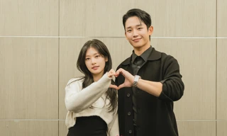 Love Next Door: Jung Hae In - Jung So Min sẽ "nở hoa" nhờ người đứng sau?