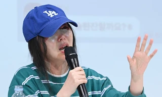 Toàn cảnh họp báo của Min Hee Jin: Bật khóc khi nhắc đến NewJeans, nhiều tuyên bố sốc