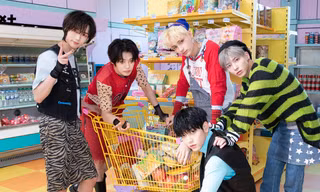 5 thành viên của TXT đồng loạt cúi đầu xin lỗi fan ngay trên livestream, vì đâu nên nỗi?