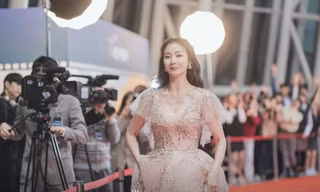 Thực hư tin đồn "nữ hoàng nước mắt" Choi Ji Woo ly hôn: Tất cả chỉ vì đi làm cameo!
