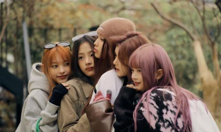 Nội bộ cha mẹ NewJeans bất đồng, vụ kiện với ADOR có thể giống FIFTY FIFTY?