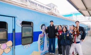 Fan rủ nhau check-in toa tàu phủ hình B.I, đếm ngược ngày đón idol về Việt Nam