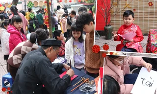 Tween Tiểu học La Thành đón Tết sớm với "Lễ hội bánh chưng", gặp nhân vật đặc biệt