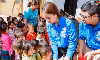 Đoàn trường ĐH Kinh tế Quốc dân: Dự án "Góp gạch xây trường" khánh thành 3 trường tiểu học