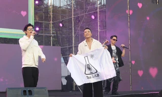 Bế mạc Ngày thẻ Việt Nam - Sóng Festival 2024: Da LAB bị fan "cướp mic"