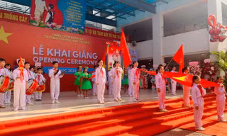 Thầy cô và tween Tiểu học Văn Chương rộn ràng đón khai giảng năm học mới