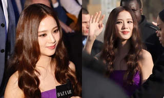 Jisoo (BLACKPINK) khác lạ tại show Dior, không còn tóc ép thẳng hay búi cao quen thuộc