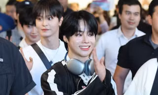 TEMPEST hạ cánh tại Hà Nội: Hanbin tươi rói xinh yêu giữa loạt banner "cợt nhả"