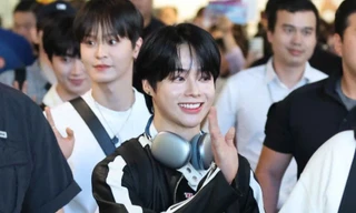 TEMPEST hạ cánh tại Hà Nội: Hanbin tươi rói xinh yêu giữa loạt banner "cợt nhả"