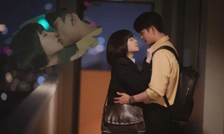 Nữ Luật Sư Kỳ Lạ: Woo Young Woo chủ động hôn trước, nắm tay sau khiến dân tình bấn loạn