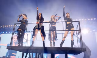 Đồ diễn BLACKPINK tại Coachella: Được D&G thiết kế riêng, món đồ đắt nhất thuộc về ai?