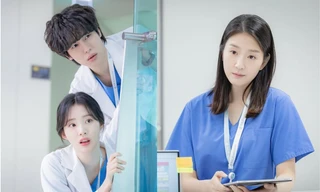 Resident Playbook: Hết Yi Young, Nam Kyung đến ai bị con cáo Hospital Playlist hại?