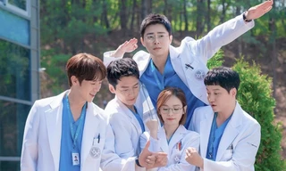 "Vũ trụ Hospital Playlist" ở Resident Playbook: F5 đến lần lượt, không cùng nhau?