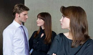 Phải làm sao khi chị người yêu tán tỉnh?