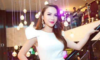 Yến Trang gợi cảm với váy bó sát trắng muốt