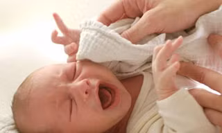 Viêm kết mạc ở trẻ sơ sinh